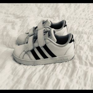Adidas size 9 toddler shoes